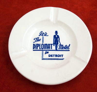 Diplomat Motel - Plate (newer photo)